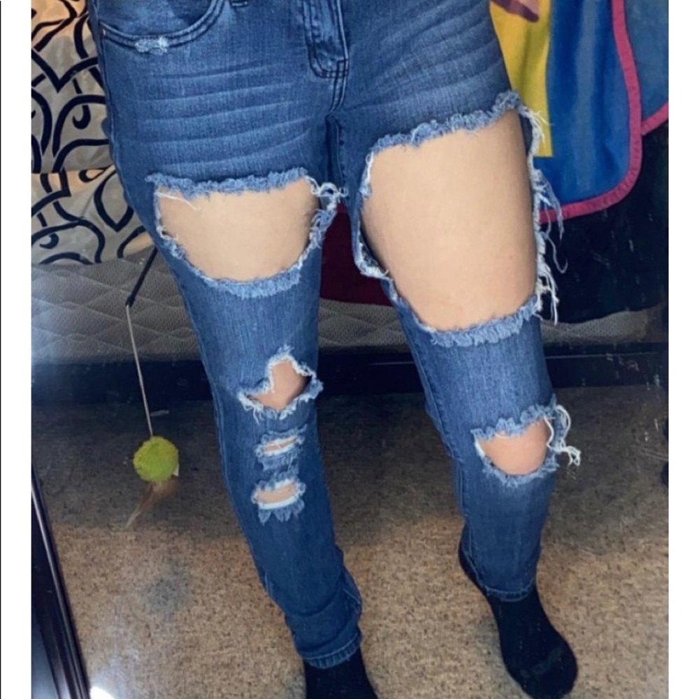Ripped skinny jeans